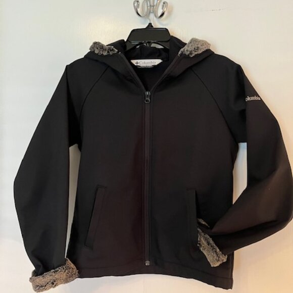 Columbia Jacket with fur trim - Picture 2 of 6